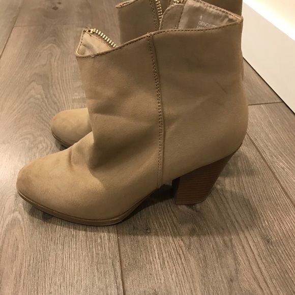 Degrees caramel booties - Picture 2 of 3